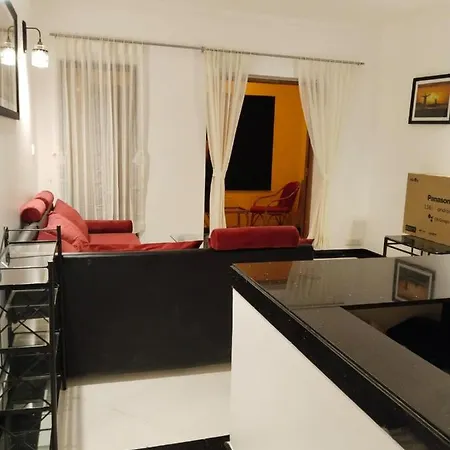 Riviera Palms 1 Luxury 1 Bhk Apartment With Swimmimg Pool View- Arpora - Near Baga Beach Old Goa Exterior photo