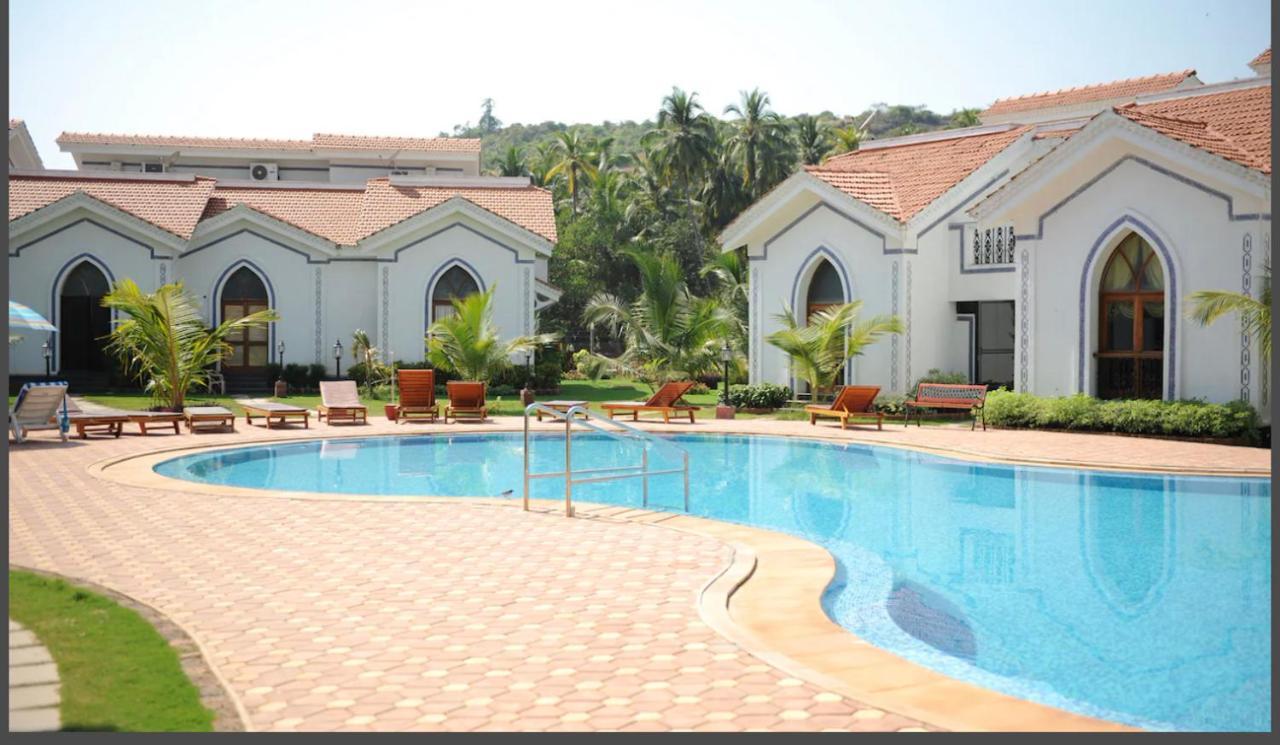 Riviera Palms 1 Luxury 1 Bhk With Swimmimg Pool View- Arpora - Near Baga Apartment