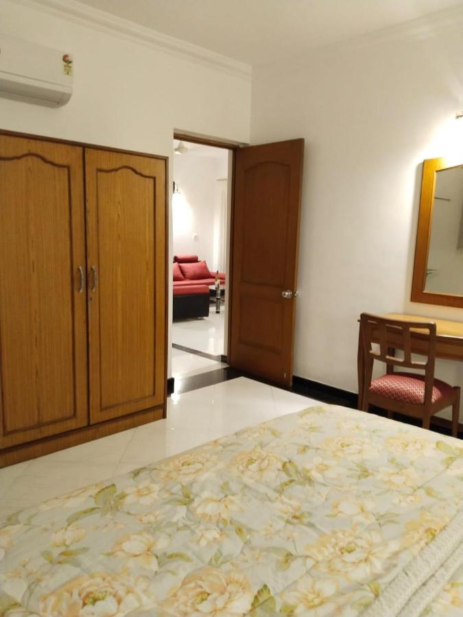 Riviera Palms 1 Luxury 1 Bhk With Swimmimg Pool View- Arpora - Near Baga