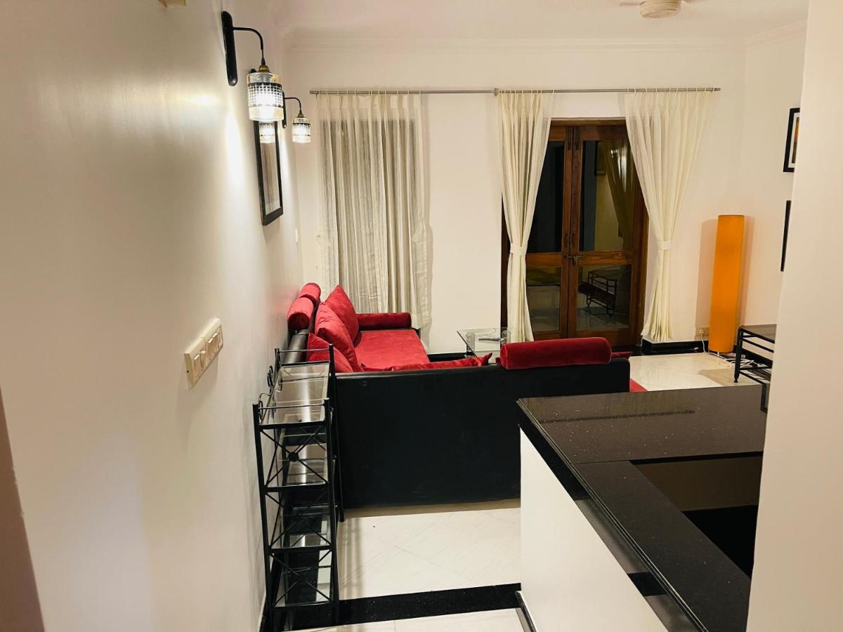 Riviera Palms 1 Luxury 1 Bhk With Swimmimg Pool View- Arpora - Near Baga